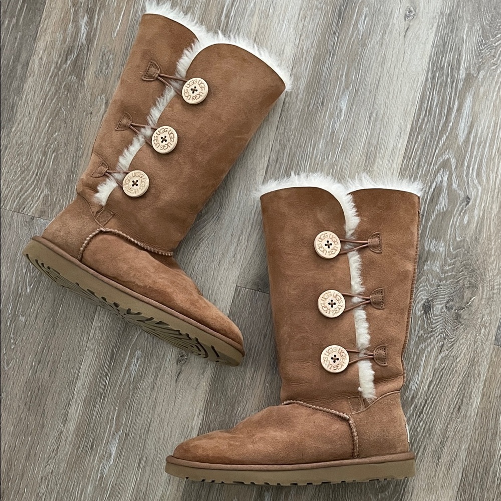 Ugg Tall 3 Button Bailey Tan Size 7